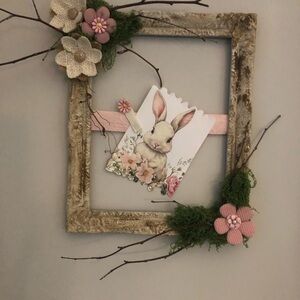 Rustic Floral Bunny Frame Decor